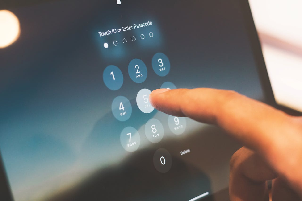 MFA, sauvegardes, mises à jour : les 3 actions cyber qui protègent 90 % des PME